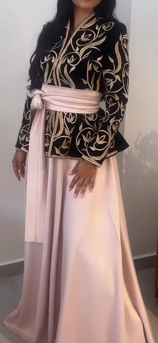ensemble prestige andalou - veste brodée & jupe satinée rose poudré