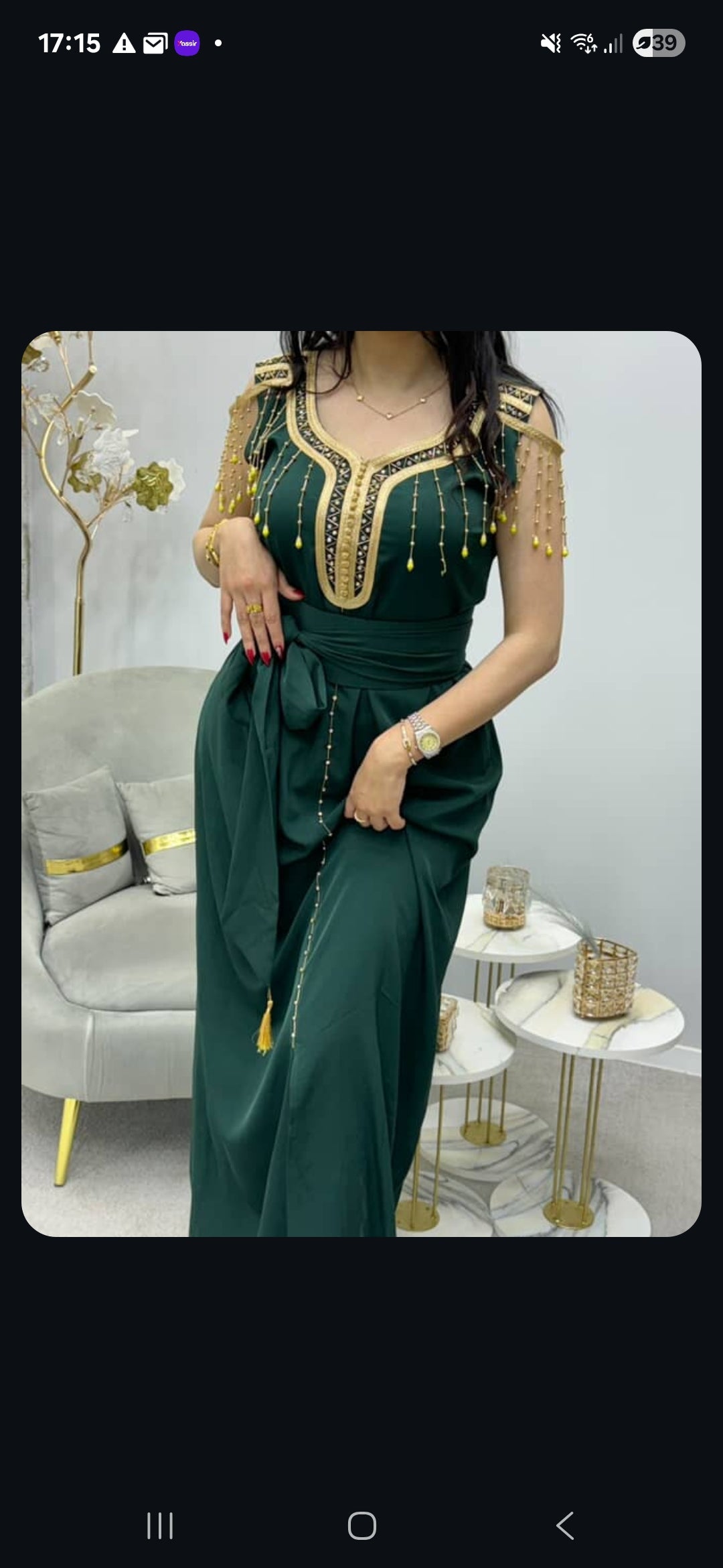 robe caftan vert émraude avec broderies et perles dorées