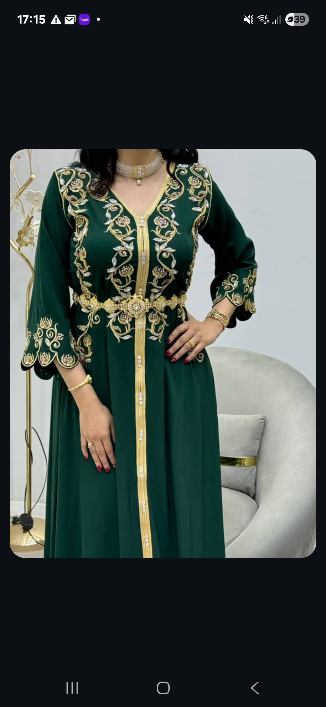 caftan de soirée blanc orné de broderies rafinées